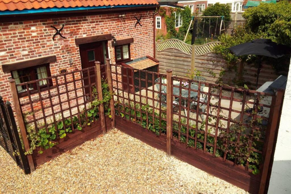 Lowlands Cottage Beccles Exterior foto